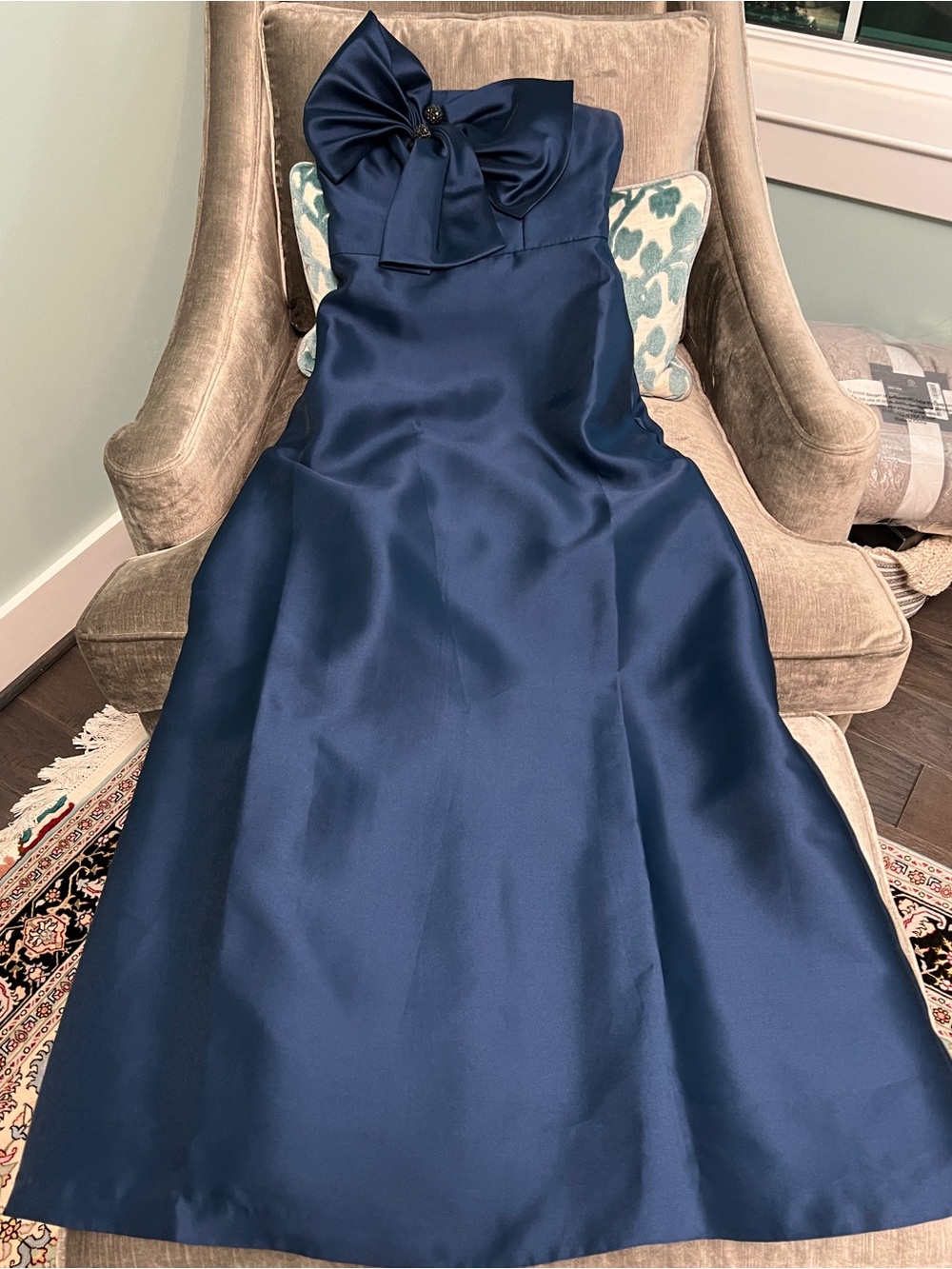 Kay Unger Navy Blue Strapless Bow Accent Gown Size 6